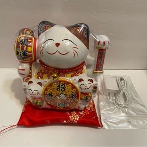 Japanese Lucky Money Cat with baby cats moving arm neko Yakushi kiln Mino lucky
